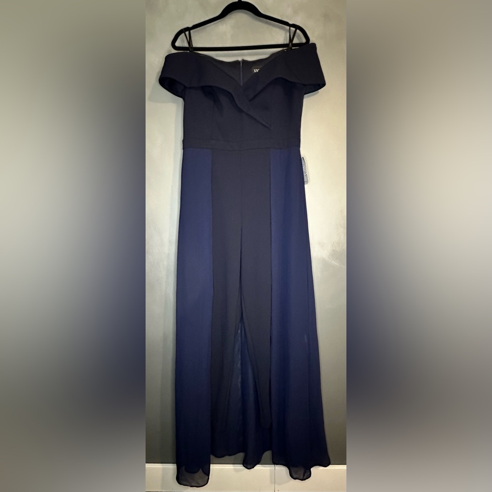 Xscape Off-Shoulder Two-toned Navy Wide Leg Walkthrough